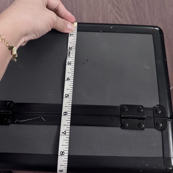 MAC Black gray Makeup Case - Picture 16 of 16